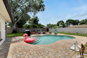Newly Updated Pool House in Clearwater